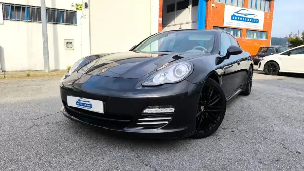 Porsche Panamera 2011 - 25900 EUR, 193000 km - AUTO.MOTO.pt - 193000km - foto 19 de 21