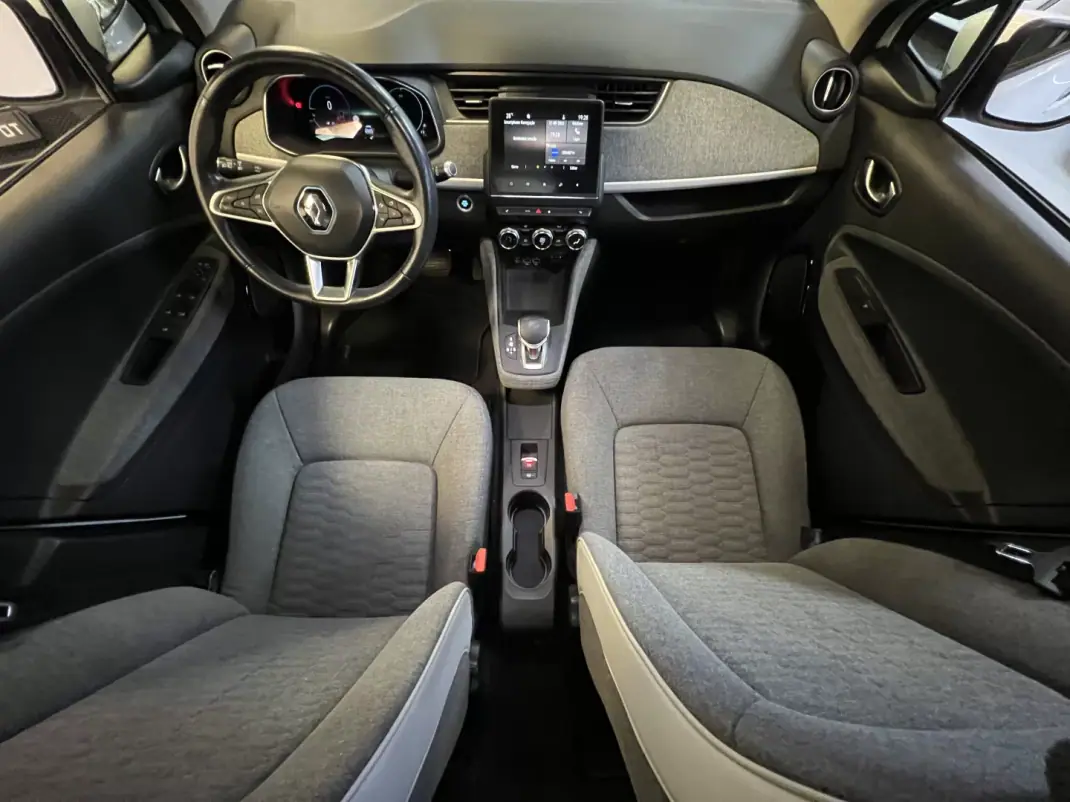 Renault Zoe 2020 - 15990 EUR, 67000 km - 67000km - foto 14 de 32