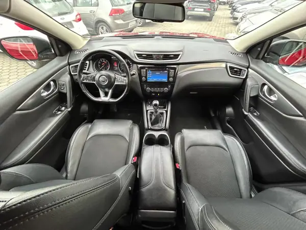 Nissan Qashqai 2018 - 15000 EUR, 84774 km - AUTO.MOTO.pt - 84774km - foto 17 de 23