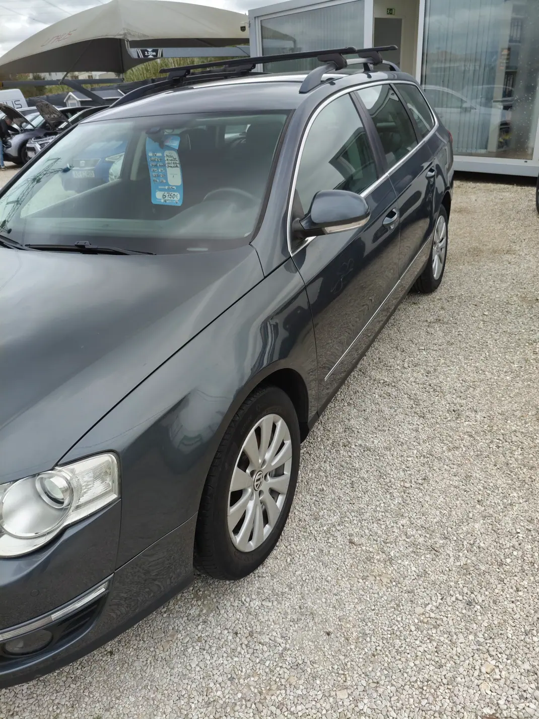 Volkswagen Passat Variant 2010 - 6750 EUR, 281500 km - AUTO.MOTO.pt - 281500km - foto 4 de 11