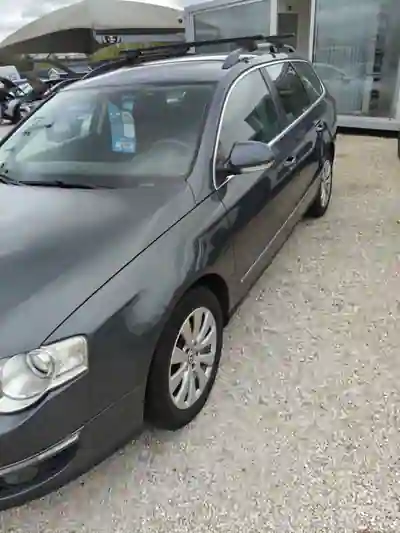 Volkswagen Passat Variant 2010 - 6750 EUR, 281500 km - AUTO.MOTO.pt - 281500km - foto 4 de 11