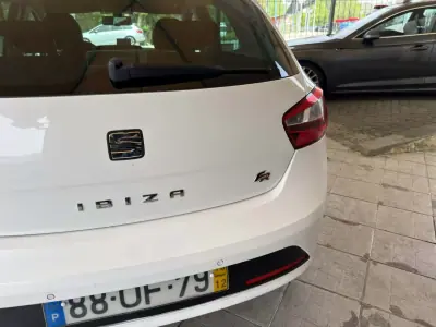 SEAT Ibiza 2013 - 9950 EUR, 120356 km - AUTO.MOTO.pt - 120356km - foto 8 de 29