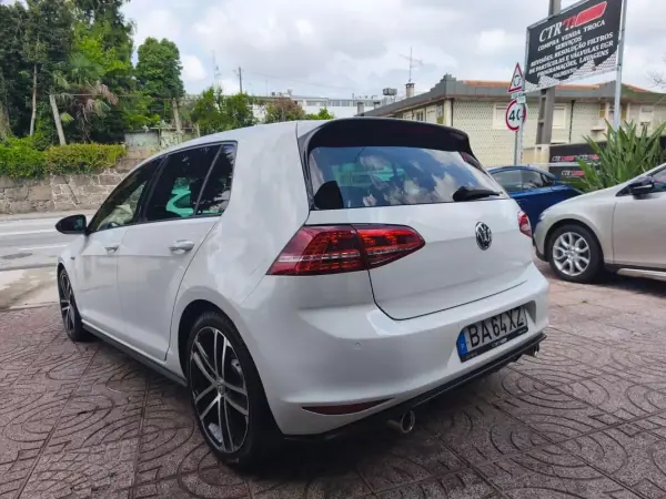 Volkswagen Golf 2014 - 17900 EUR, 195000 km - AUTO.MOTO.pt - 195000km - foto 11 de 32