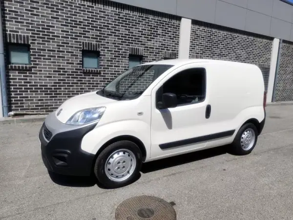 Fiat FIORINO 1.3 MULTIJET 2019 - 9480 EUR, 157000 km - AUTO.MOTO.pt - 157000km - foto 2 de 24