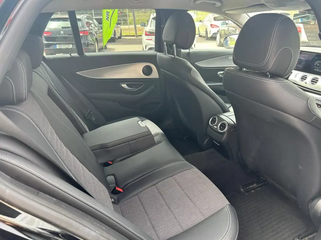 Mercedes-Benz E 300 2020 - 28990 EUR, 140000 km - AUTO.MOTO.pt - 140000km - foto 11 de 23