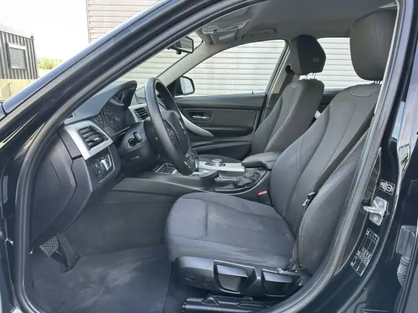 BMW 320 2013 - 12900 EUR, 228000 km - AUTO.MOTO.pt - 228000km - foto 27 de 57