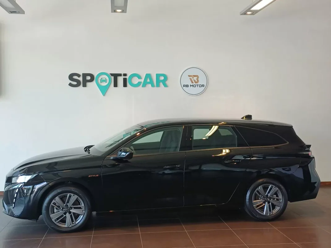 Peugeot 308 SW 2025 - 29750 EUR, 5900 km - AUTO.MOTO.pt - 5900km - foto 9 de 26