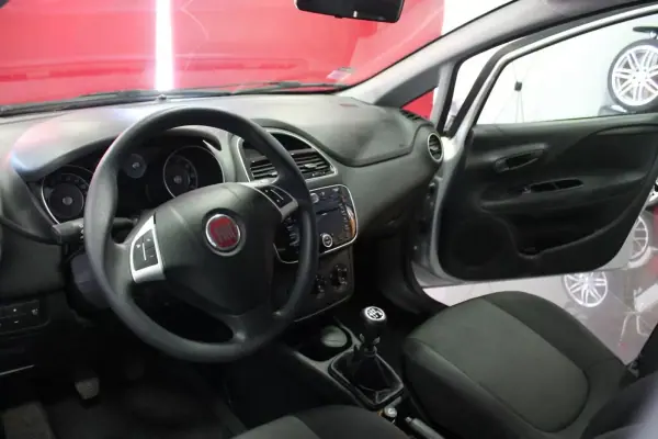 Fiat Punto 2016 - 7000 EUR, 118505 km - 118505km - foto 7 de 12