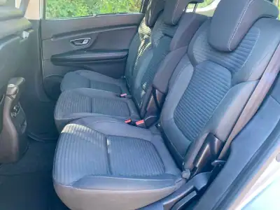 Renault Grand Scénic 2017 - 12950 EUR, 239000 km - AUTO.MOTO.pt - 239000km - foto 15 de 21