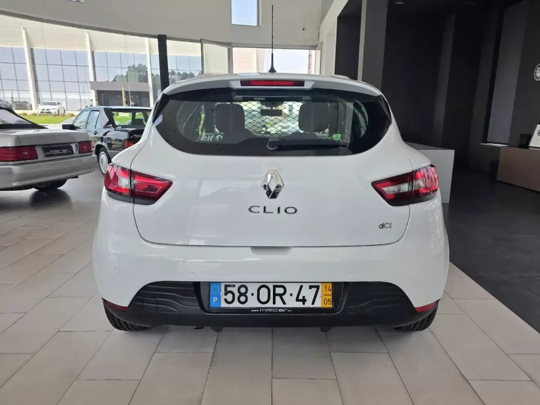 Renault Clio 1.5 Dci Van 2014 - 5750 EUR, 192158 km - AUTO.MOTO.pt - 192158km - foto 5 de 15