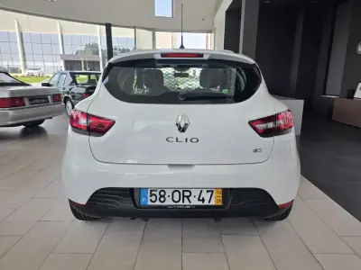 Renault Clio 1.5 Dci Van 2014 - 5750 EUR, 192158 km - AUTO.MOTO.pt - 192158km - foto 5 de 15