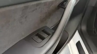 Tesla Model 3 2022 - 29990 EUR, 84000 km - AUTO.MOTO.pt - 84000km - foto 20 de 21
