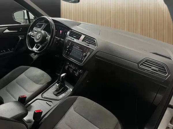 Volkswagen Tiguan 2020 - 31800 EUR, 97000 km - AUTO.MOTO.pt - 97000km - foto 8 de 20