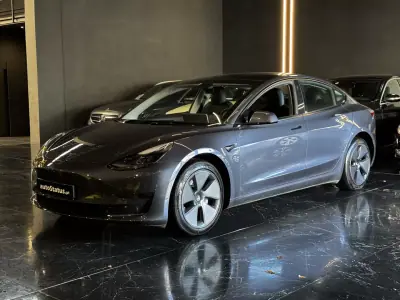 Tesla Model 3 2022 - 29990 EUR, 125900 km - AUTO.MOTO.pt - 125900km - foto 11 de 31