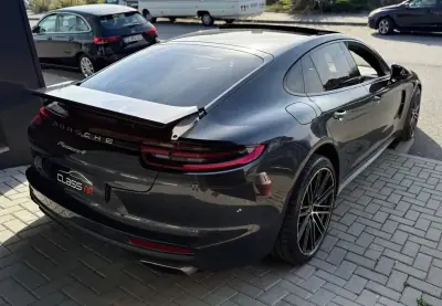 Porsche Panamera 2018 - 74500 EUR, 50941 km - AUTO.MOTO.pt - 50941km - foto 11 de 41