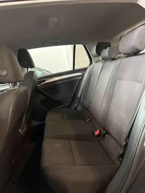 Volkswagen Golf 2018 - 14900 EUR, 138000 km - AUTO.MOTO.pt - 138000km - foto 9 de 9
