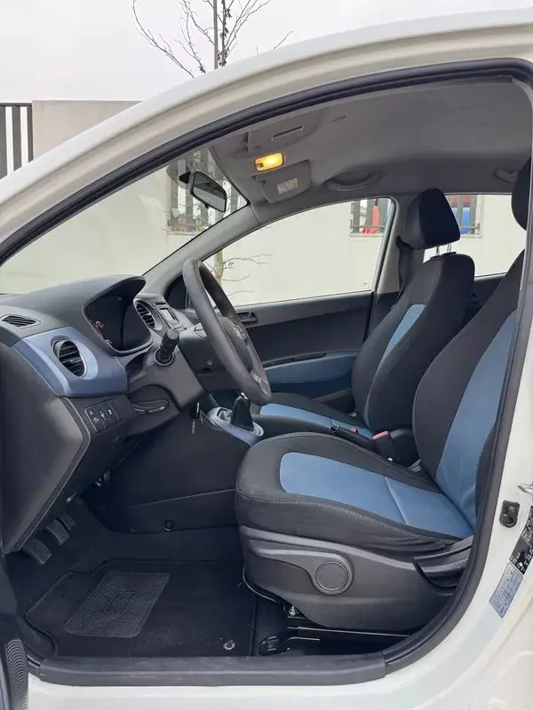 Hyundai i10 2016 - 7950 EUR, 99000 km - 99000km - foto 9 de 24