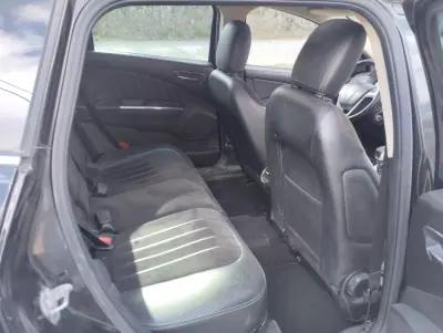 Lancia Delta 2008 - 3750 EUR, 220000 km - AUTO.MOTO.pt - 220000km - foto 14 de 28