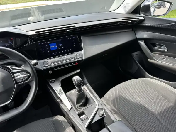 Peugeot 308 SW 2022 - 15500 EUR, 200000 km - AUTO.MOTO.pt - 200000km - foto 27 de 60