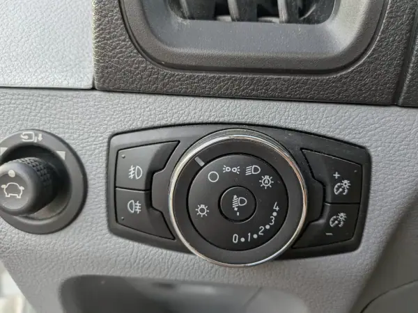 Ford 2019 - 22900 EUR, 20000 km - AUTO.MOTO.pt - 20000km - foto 10 de 16