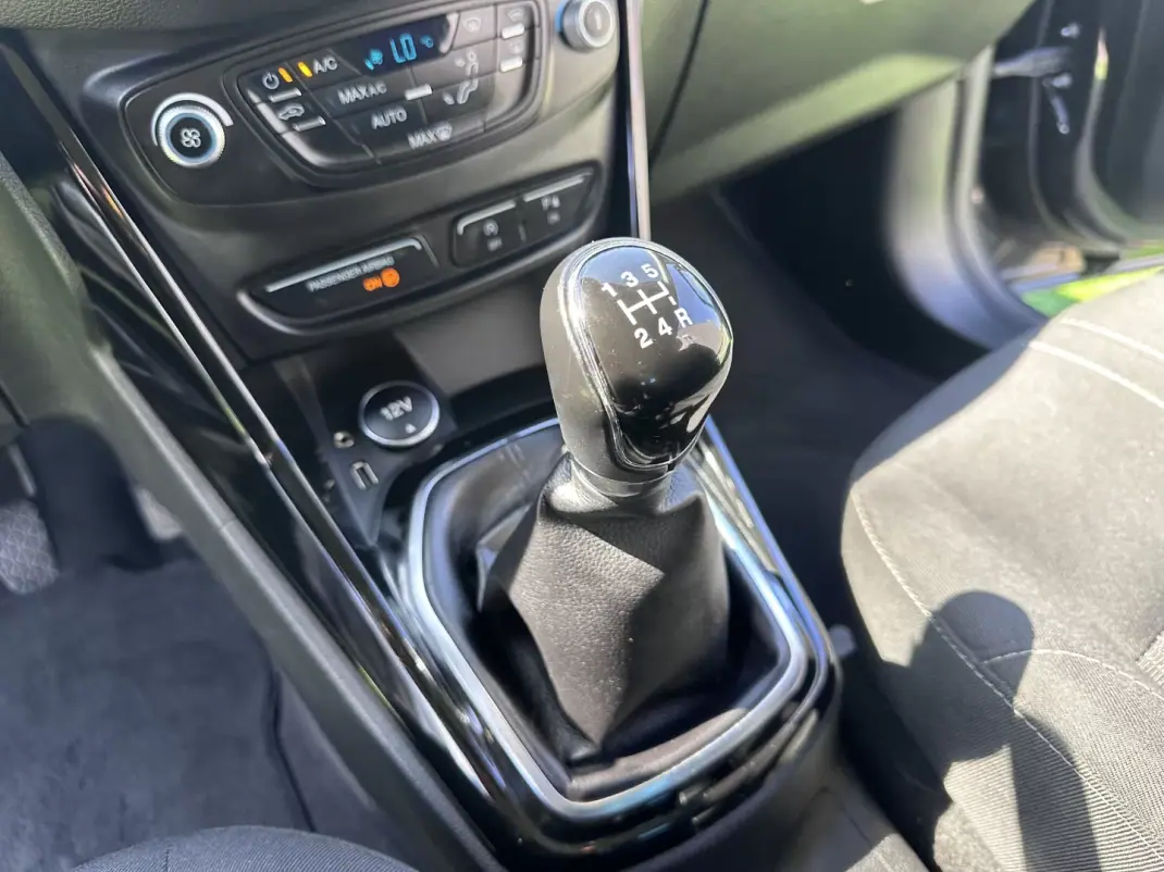Ford B-Max 2017 - 9900 EUR, 130000 km - AUTO.MOTO.pt - 130000km - foto 43 de 53