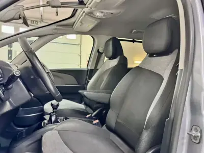 Citroën C4 Grand Picasso 2018 - 11500 EUR, 154000 km - AUTO.MOTO.pt - 154000km - foto 21 de 57