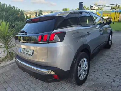 Peugeot 3008 2019 - 13900 EUR, 198000 km - AUTO.MOTO.pt - 198000km - foto 30 de 58
