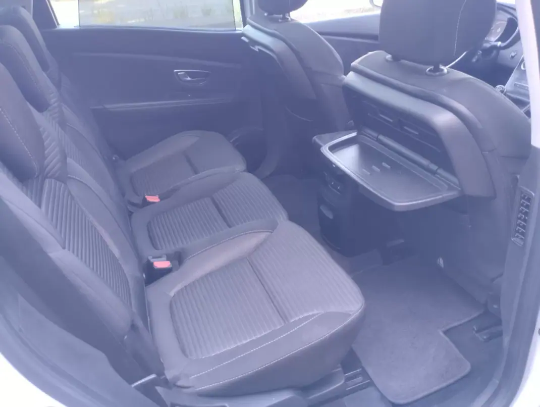 Renault Grand Scénic 2017 - 13750 EUR, 200000 km - 200000km - foto 14 de 27
