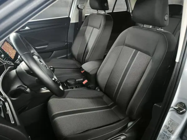 Volkswagen T-Roc 2018 - 15950 EUR, 98741 km - AUTO.MOTO.pt - 98741km - foto 17 de 34