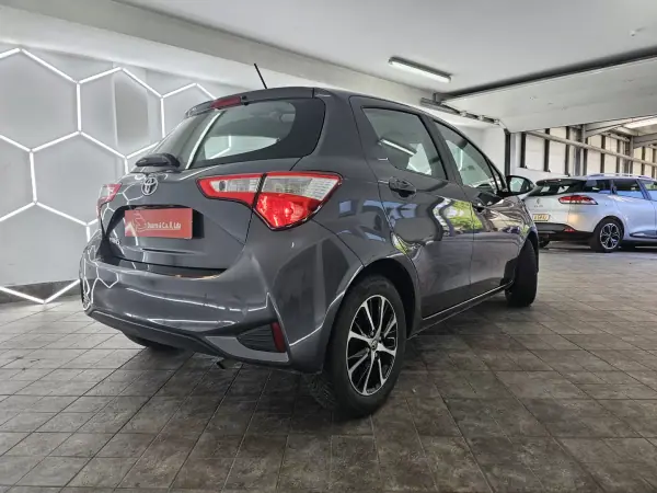 Toyota Yaris 2019 - 13650 EUR, 135421 km - AUTO.MOTO.pt - 135421km - foto 19 de 37