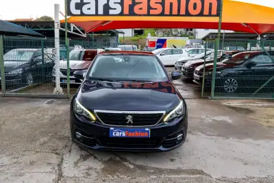 Peugeot 308 2018 - 12000 EUR, 185000 km - AUTO.MOTO.pt - 185000km - foto 2 de 17