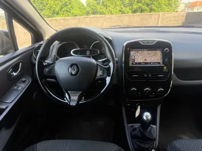 Renault Clio 2014 - 7650 EUR, 170000 km - AUTO.MOTO.pt - 170000km - foto 17 de 24