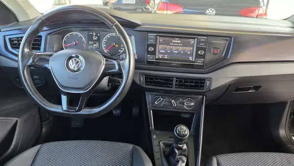 Volkswagen Polo 2018 - 11890 EUR, 88000 km - AUTO.MOTO.pt - 88000km - foto 14 de 31