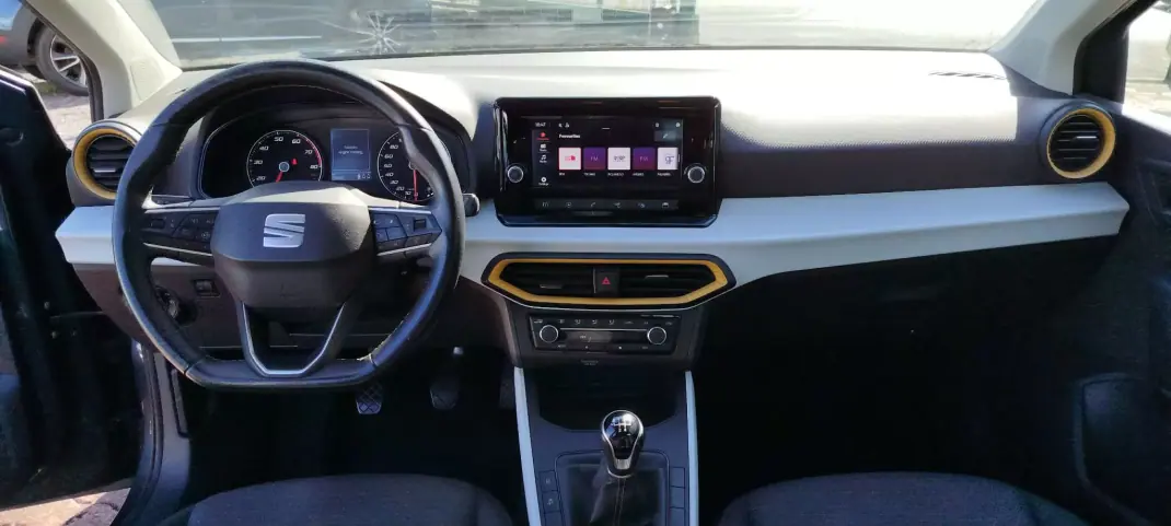SEAT Arona 2023 - 15950 EUR, 72300 km - AUTO.MOTO.pt - 72300km - foto 7 de 12