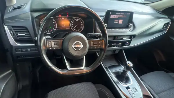 Nissan Qashqai 2022 - 18500 EUR, 69800 km - AUTO.MOTO.pt - 69800km - foto 9 de 12