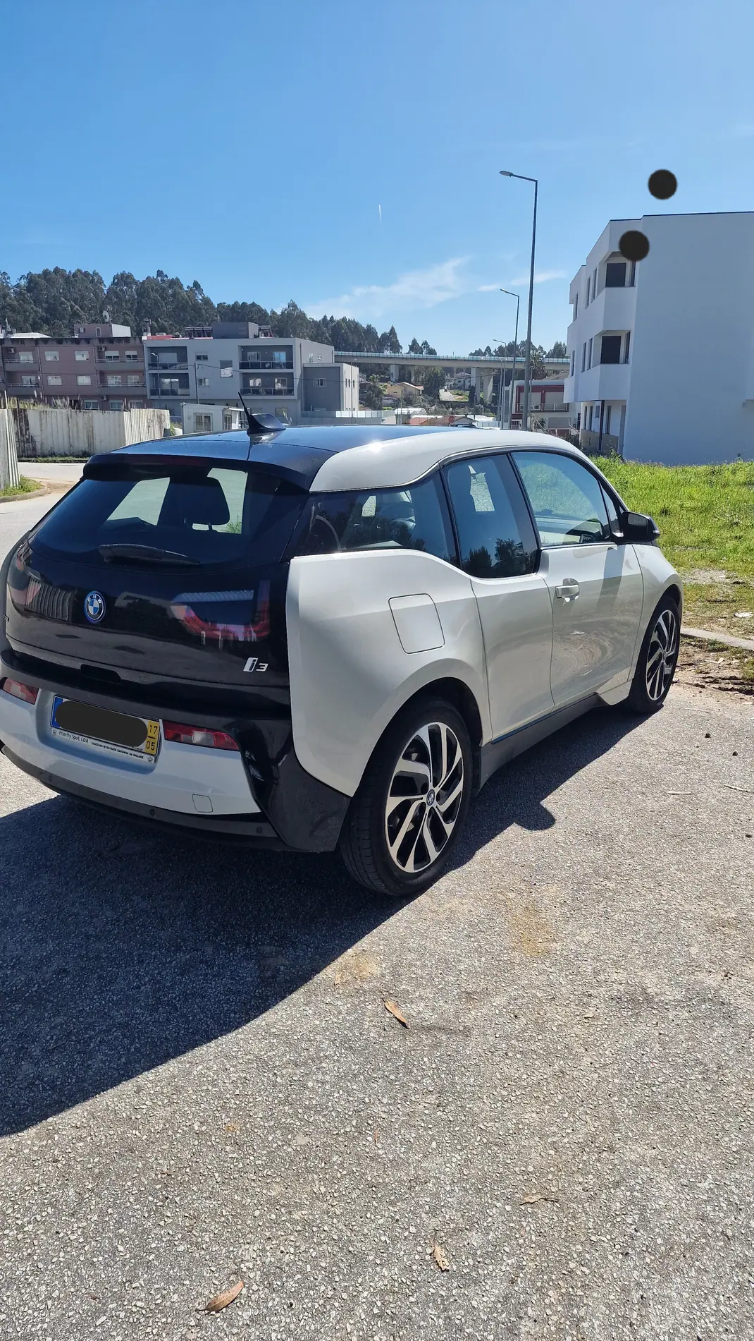 BMW i3 2017 - 19500 EUR, 151000 km - AUTO.MOTO.pt - 151000km - foto 3 de 17