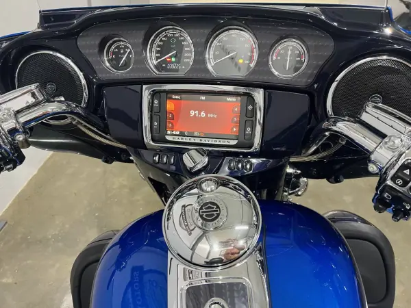 Harley-Davidson FLHTC 2014 - 20900 EUR, 39000 km - AUTO.MOTO.pt - 39000km - foto 17 de 27
