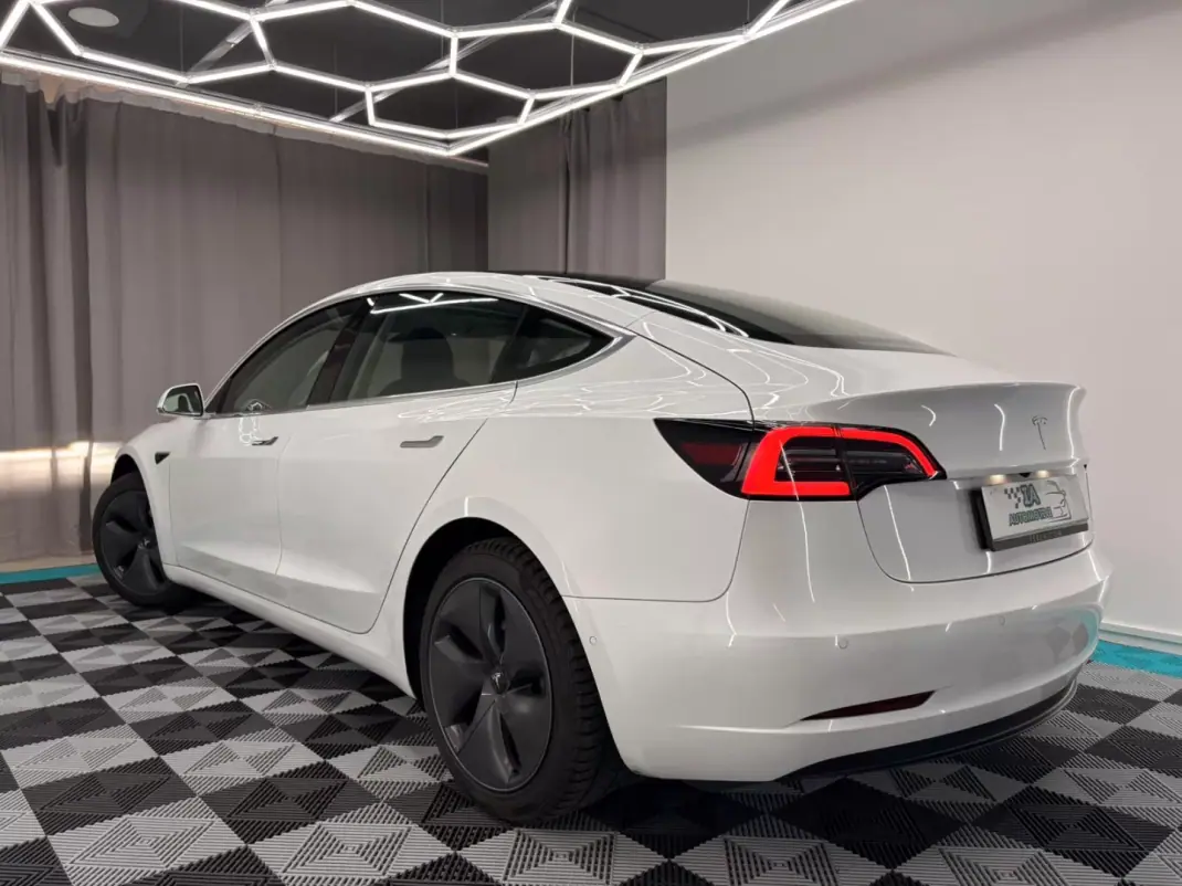 Tesla Model 3 2019 - 19750 EUR, 171400 km - 171400km - foto 5 de 20