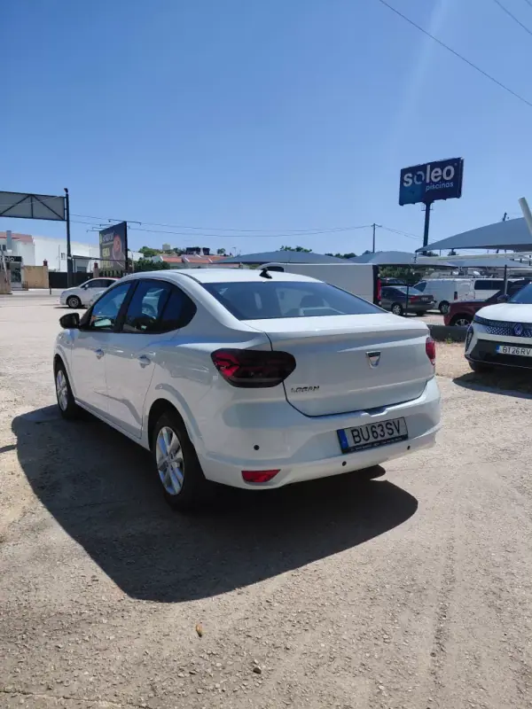 Dacia Logan 2022 - 13900 EUR, 20000 km - AUTO.MOTO.pt - 20000km - foto 11 de 11