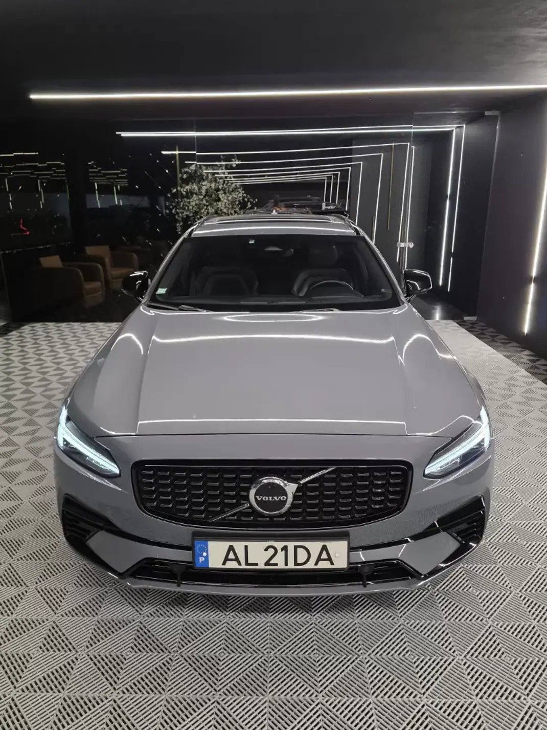 Volvo V90 2021 - 33750 EUR, 125000 km - 125000km - foto 9 de 27