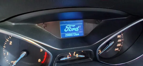 Ford Focus 2011 - 6500 EUR, 208000 km - AUTO.MOTO.pt - 208000km - foto 4 de 8