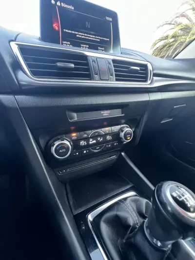Mazda 5 2017 - 12500 EUR, 188077 km - AUTO.MOTO.pt - 188077km - foto 16 de 17