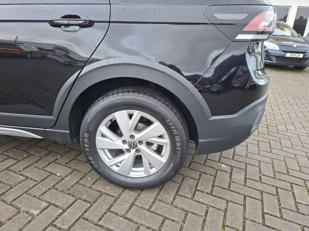 Volkswagen Taigo 2024 - 21000 EUR, 39500 km - AUTO.MOTO.pt - 39500km - foto 9 de 28