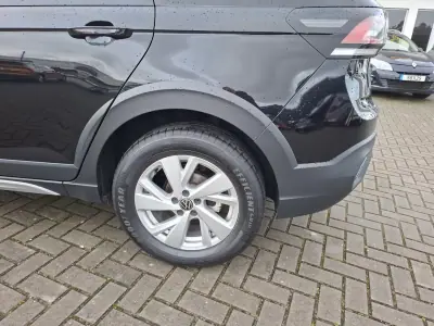 Volkswagen Taigo 2024 - 21000 EUR, 39500 km - AUTO.MOTO.pt - 39500km - foto 9 de 28