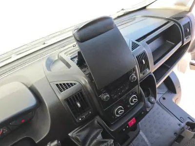 Peugeot Boxer 2020 - 14500 EUR, 149900 km - AUTO.MOTO.pt - 149900km - foto 18 de 19