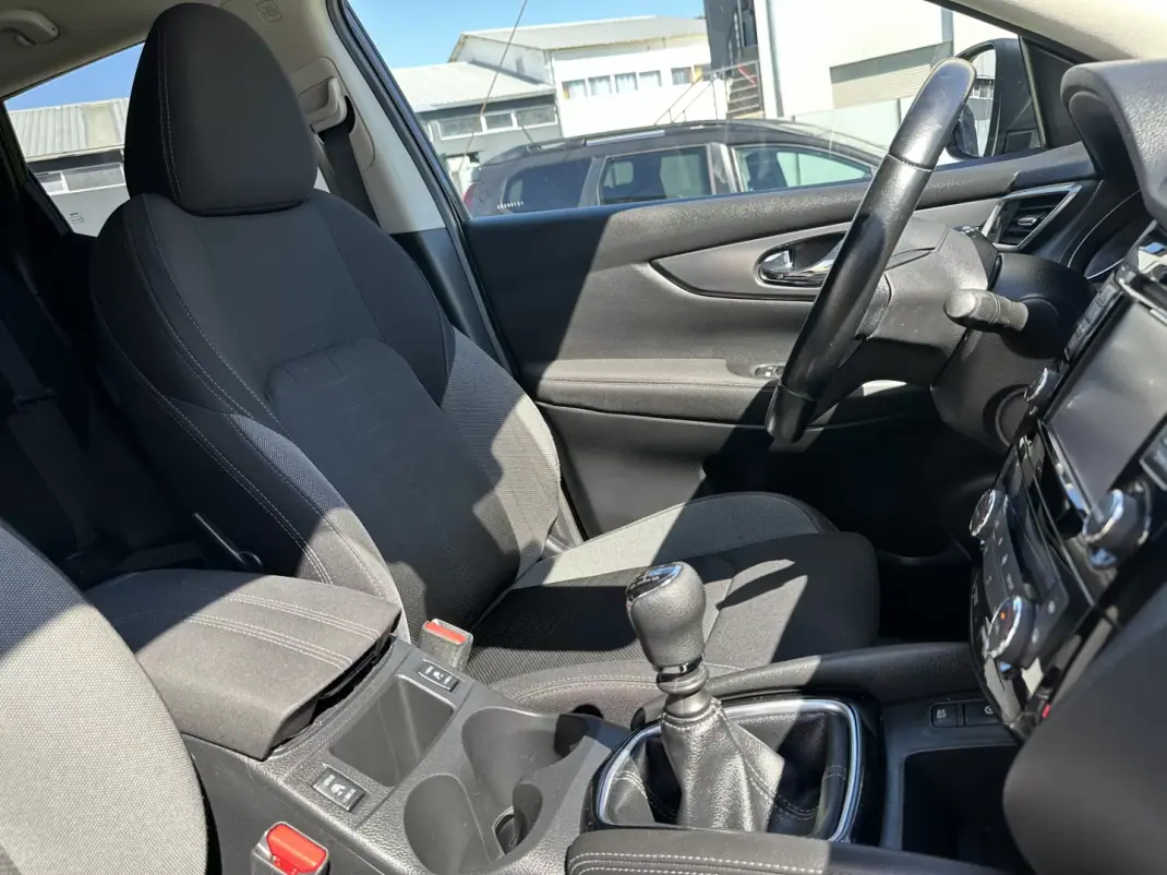 Nissan Qashqai 2018 - 15500 EUR, 200000 km - 200000km - foto 63 de 68