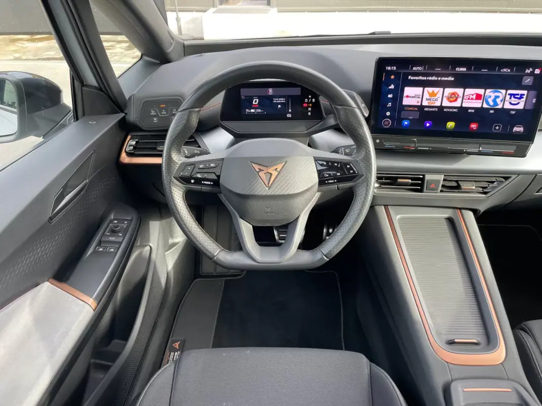Cupra Born 2022 - 23495 EUR, 49504 km - AUTO.MOTO.pt - 49504km - foto 4 de 37