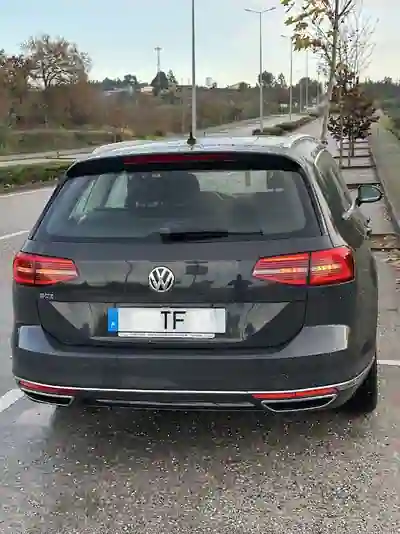 Volkswagen Passat Variant 2017 - 15900 EUR, 165000 km - AUTO.MOTO.pt - 165000km - foto 8 de 8