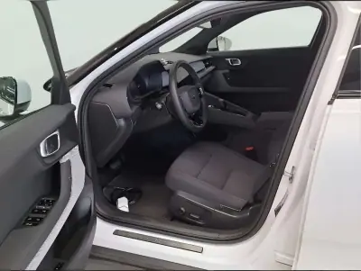 Polestar 2 2024 - 37900 EUR, 24000 km - AUTO.MOTO.pt - 24000km - foto 10 de 17