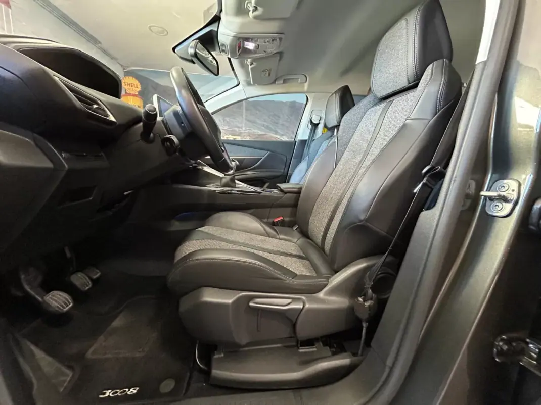 Peugeot 3008 2018 - 16500 EUR, 83894 km - 83894km - foto 9 de 21